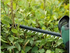 Akku-Heckenschere Universal Hedge Cut 18-55*Bosch Hot