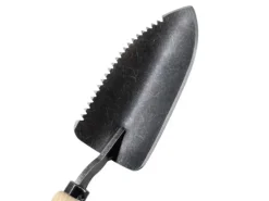 D&O Gartenhandgeräte|Schaufeln|Gezahnte Pflanzkelle mit Holzgriff