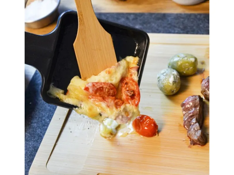 Raclettebrett mit Spachtel für 4 Personen 30 x 22 cm aus Bambus*DuneDesign Outlet