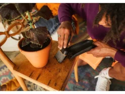 Fiskars Gartenhandgeräte|Pflanzschaufel mit Bürste