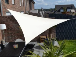 Floracord Dreiecksonnensegel Cremeweiß 300 cm x 300 cm x 300 cm*Peddy Shield Outlet