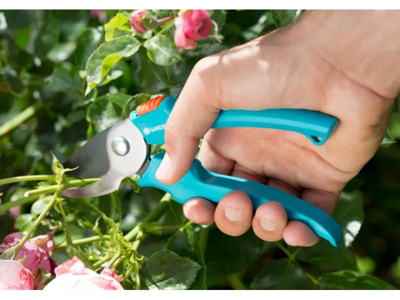 Gardena Gartenscheren|Baumscheren|Astschere EasyCut 680 B Bypass-Schneideprinzip mit Gartenschere