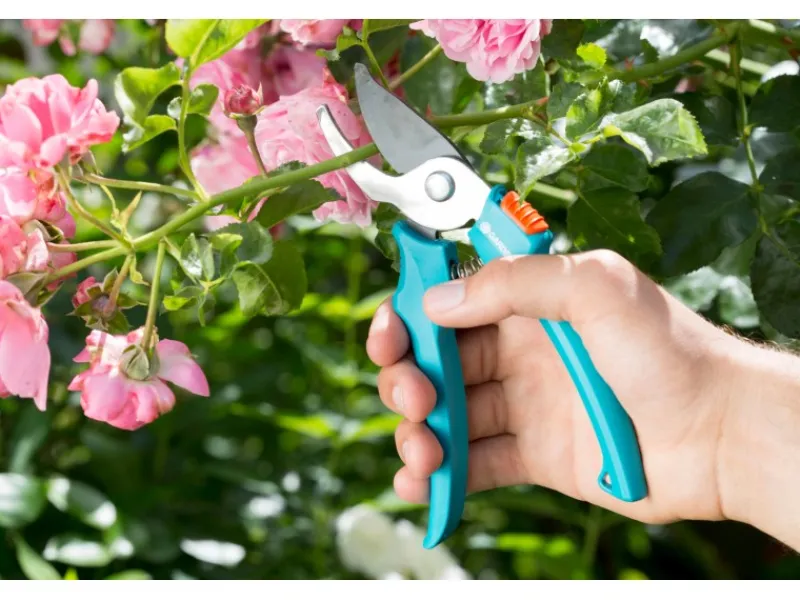 Gardena Gartenscheren|Baumscheren|Astschere EasyCut 680 B Bypass-Schneideprinzip mit Gartenschere