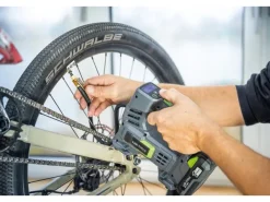 LUX-TOOLS Sportgeräte|Campingzubehör|LUX Akku-Kompressor 1PowerSystem A-LP-20 Solo