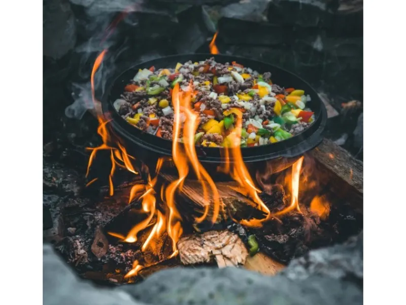 Petromax Campingzubehör|Dutch Oven FT18 Schwarz mit Standfüßen ca. 17,3 l