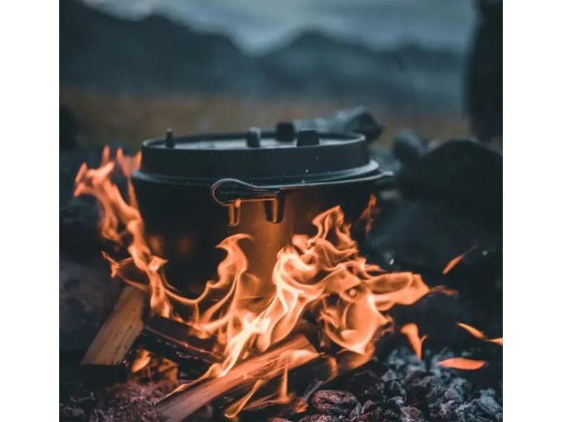 Petromax Campingzubehör|Dutch Oven FT4.5-T Schwarz mit planem Boden 3,5 l