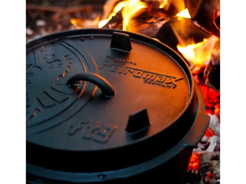 Dutch Oven Set FT9-T-Scrub Schwarz mit planem Boden 7,5 l Ø 23,9 cm*Petromax Hot