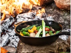 Petromax Campingzubehör|Grillzubehör|Feuerpfanne FP25-T Schwarz mit Stiel Gusseisen Ø 25 cm