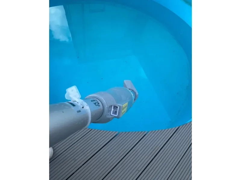 Pool-Handsauger inkl. Akku und Ladegerät Weiß-Grau* Discount