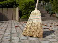 Besen|Schaufeln|Reisstrohbesen