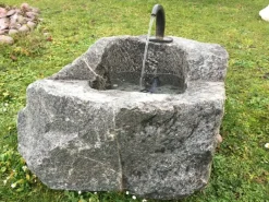 Granittrog mit Bronze Wasserlauf*Rottenecker Clearance