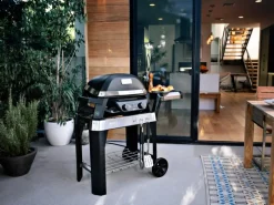 Elektrogrill Pulse 2000 mit Rollwagen 49 cm x 39 cm 2.200 W Schwarz*Weber